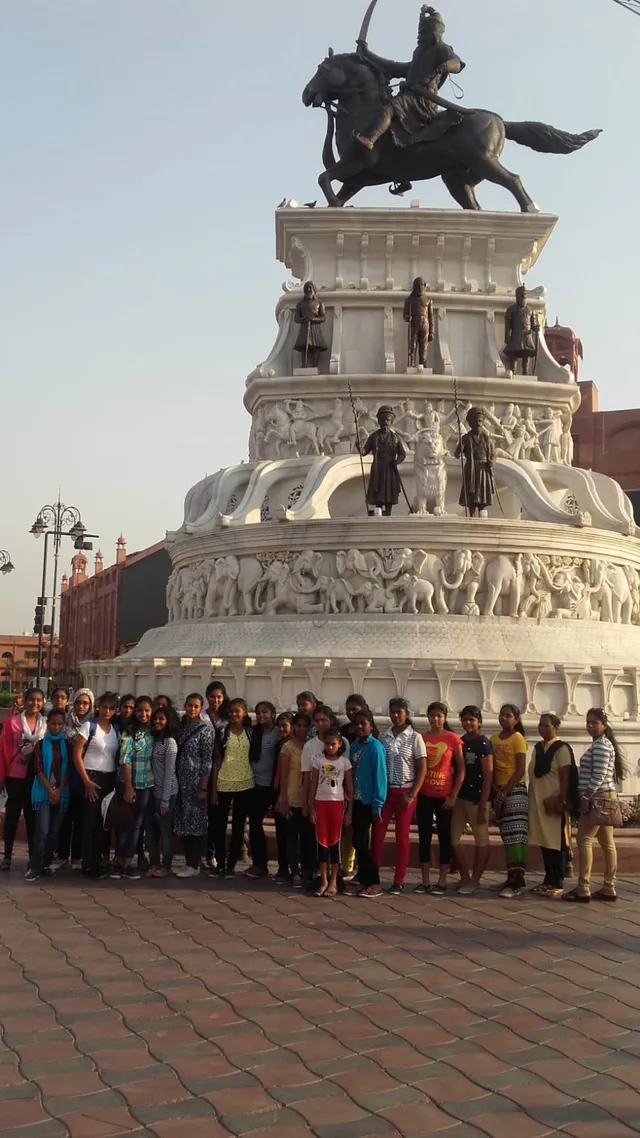 Ranjit Singh Statue Group