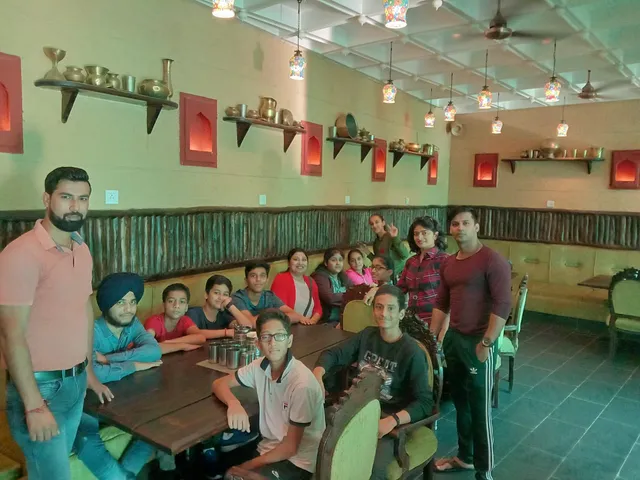 Restaurant Dining Group